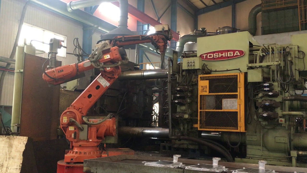 Robotic Die-Casting Extracting & Spraying
