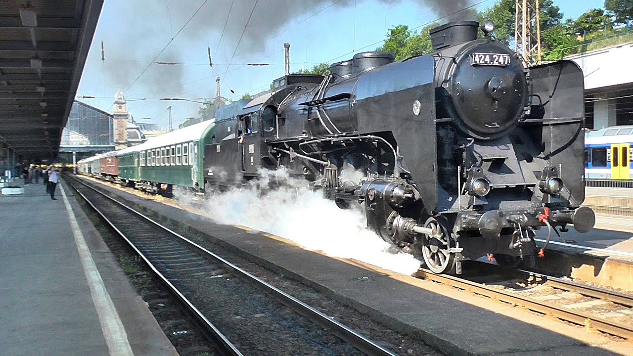 424-es indul a Nyugatiból / Classic hungarian steam locomotive / Nostalgiezug mit Dampflokomotive