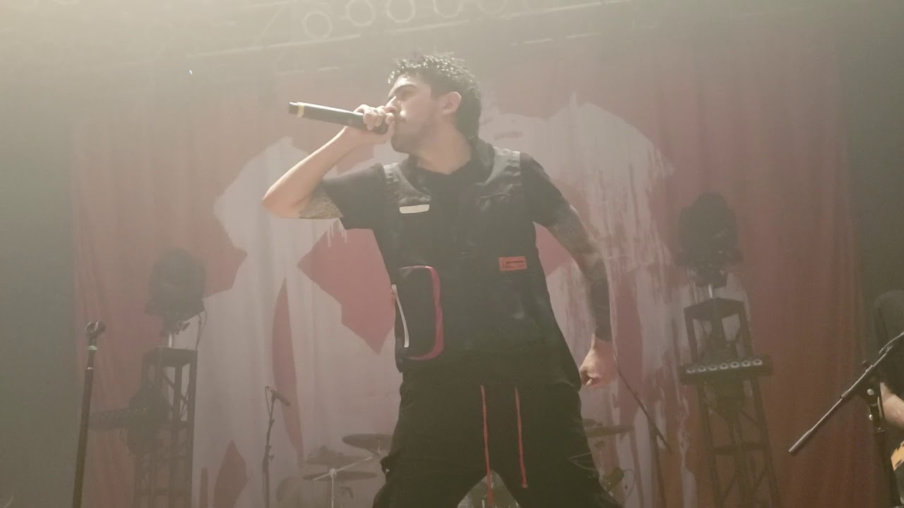 Crown The Empirw Johnny Ringo Live