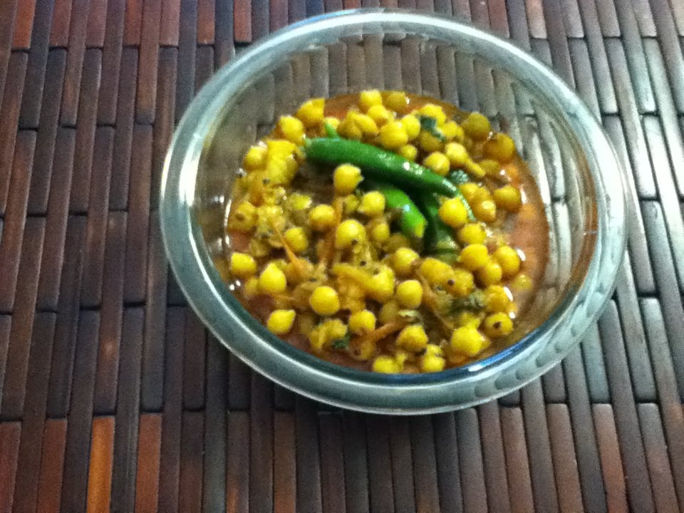 Achari Cholay