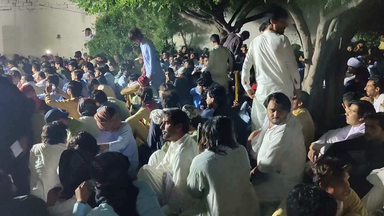 Pashto song Za pa har kadam dar pasay jaram charta ya sanam dar pasay jarama 