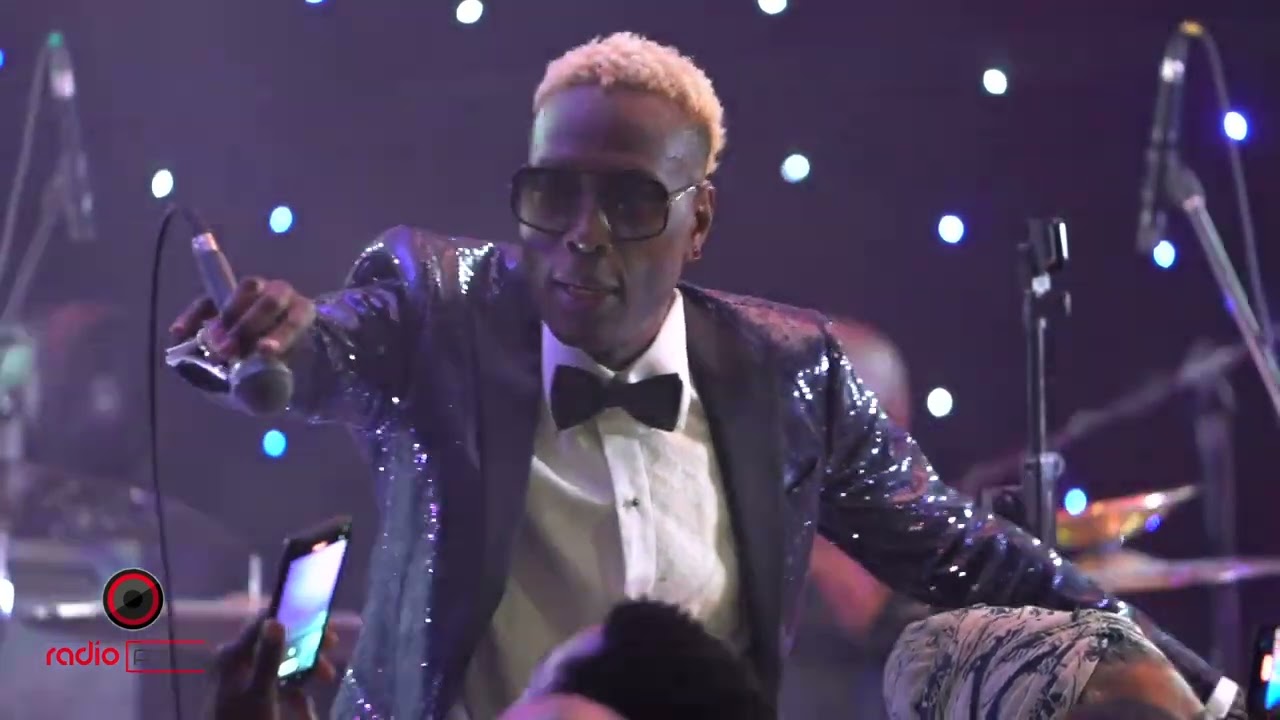 DISIP : ASE / LIVE NAN MONTREAL - 10 IBOMIZIK