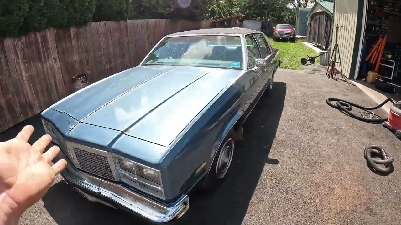 Oldsmobile 98 Regency Tour 1977 года ПРОДАЕТСЯ 1200 долларов США ПРОДАНО 850 долларов США