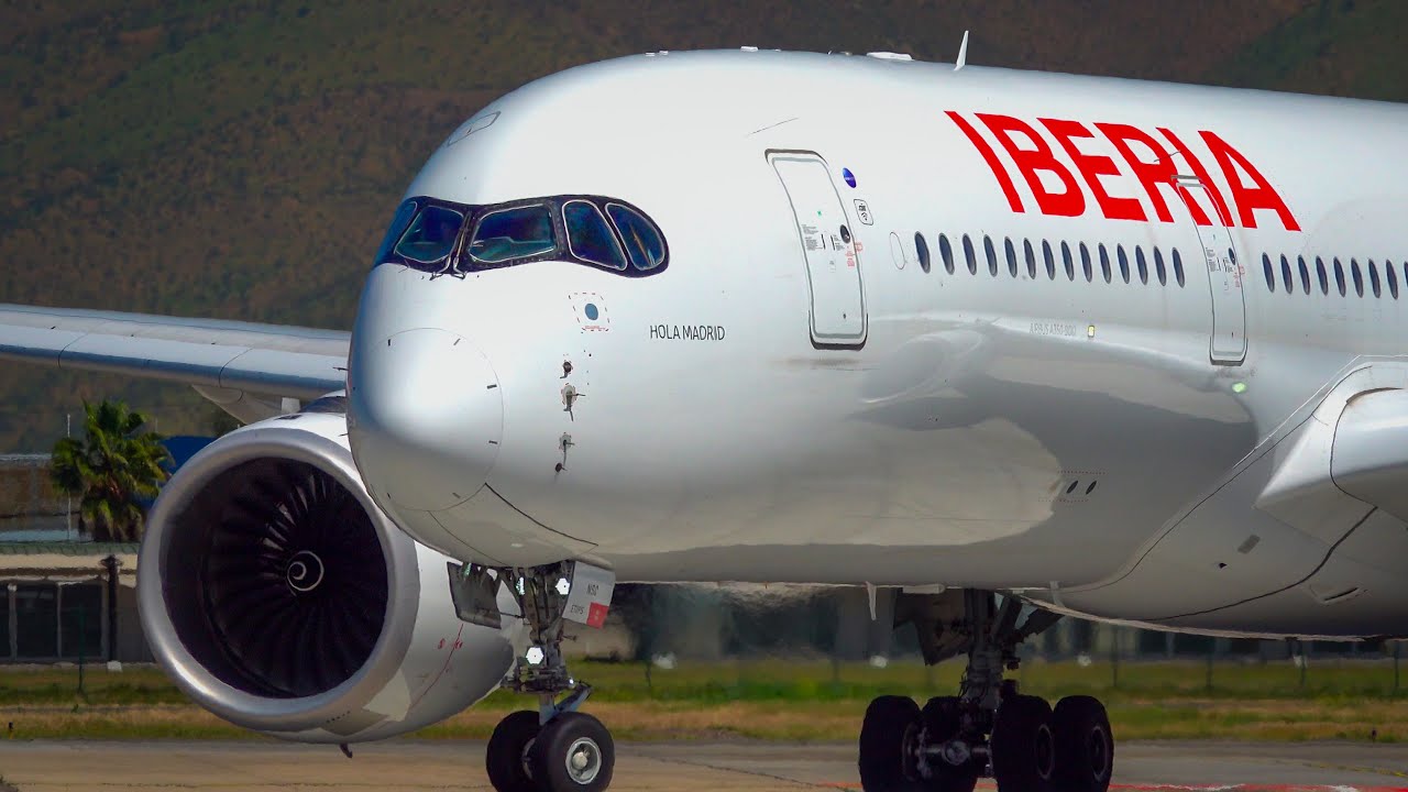 Iberia A350 “Turn and Burn” departure | Plane spotting at Santiago [SCL].