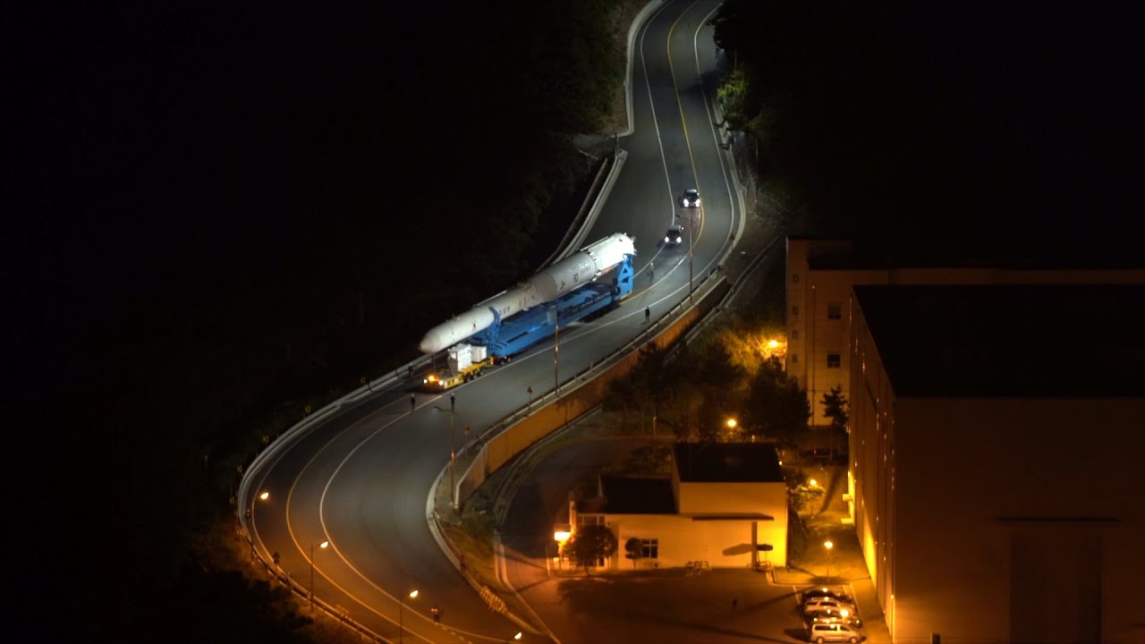 220615 누리호 2호기 (2차 발사) 조립동 재이송