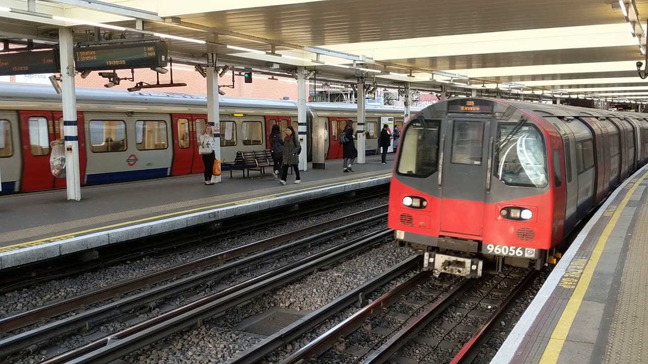Finchley Road Station, London Underground tube trains, Jubilee & Metropolitan, northbound  platform