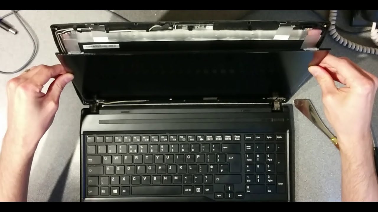 How to replace the screen on a Fujitsu Lifebook A544