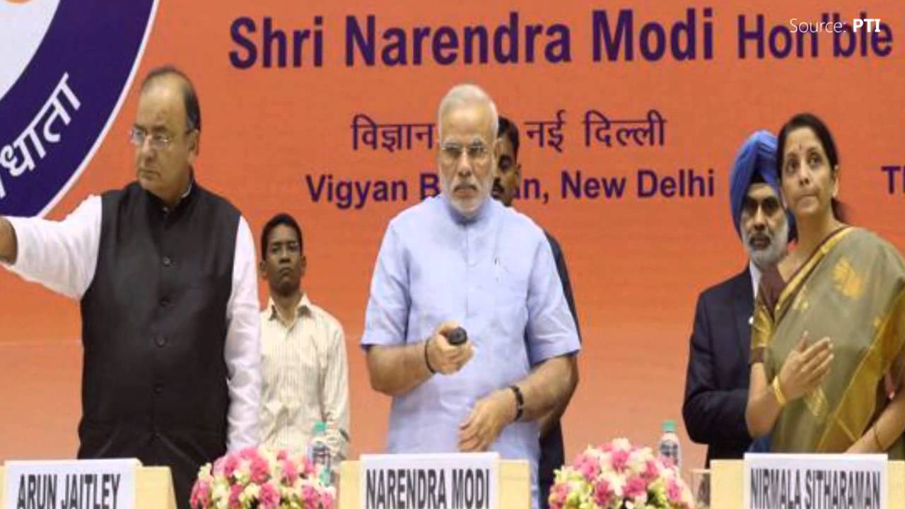 India&rsquo;s unbanked population halves to 233 million