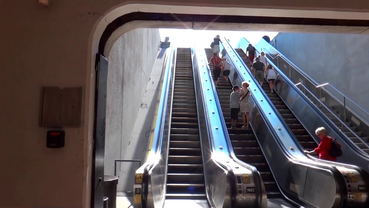What's that noise? Questionable escalators at the Smithsonian Metro