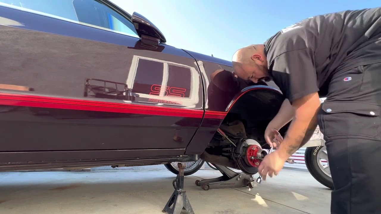 How to install and remove Dayton wire wheels