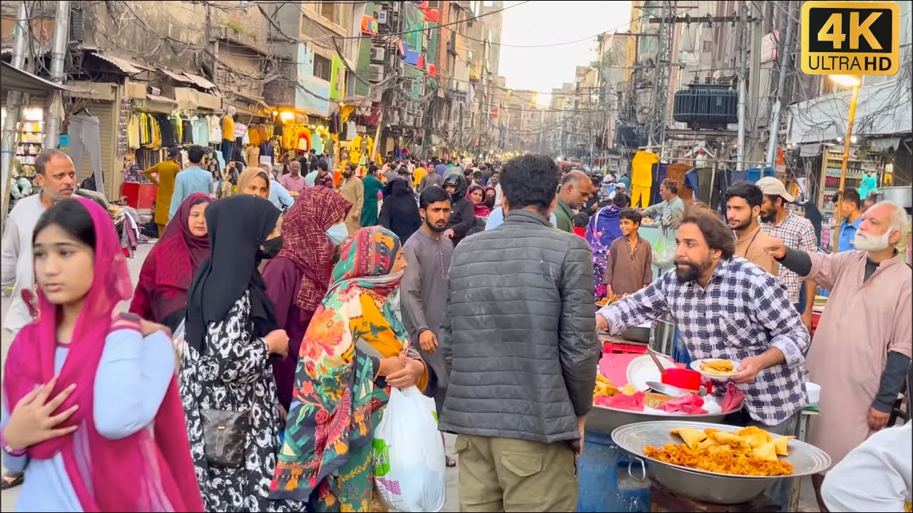 Exploring Lahore&rsquo;s Hustling Streets inside Walled City | Lahore&rsquo;s Walking Tour of Old Bazaars in 4K