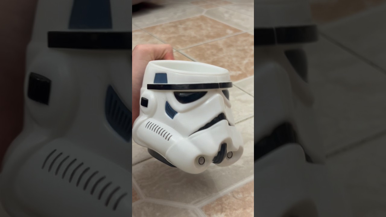 Taza, casco y figura de Stormtroopers #starwars #stormtrooper #soldadoimperial #coleccion #tropa
