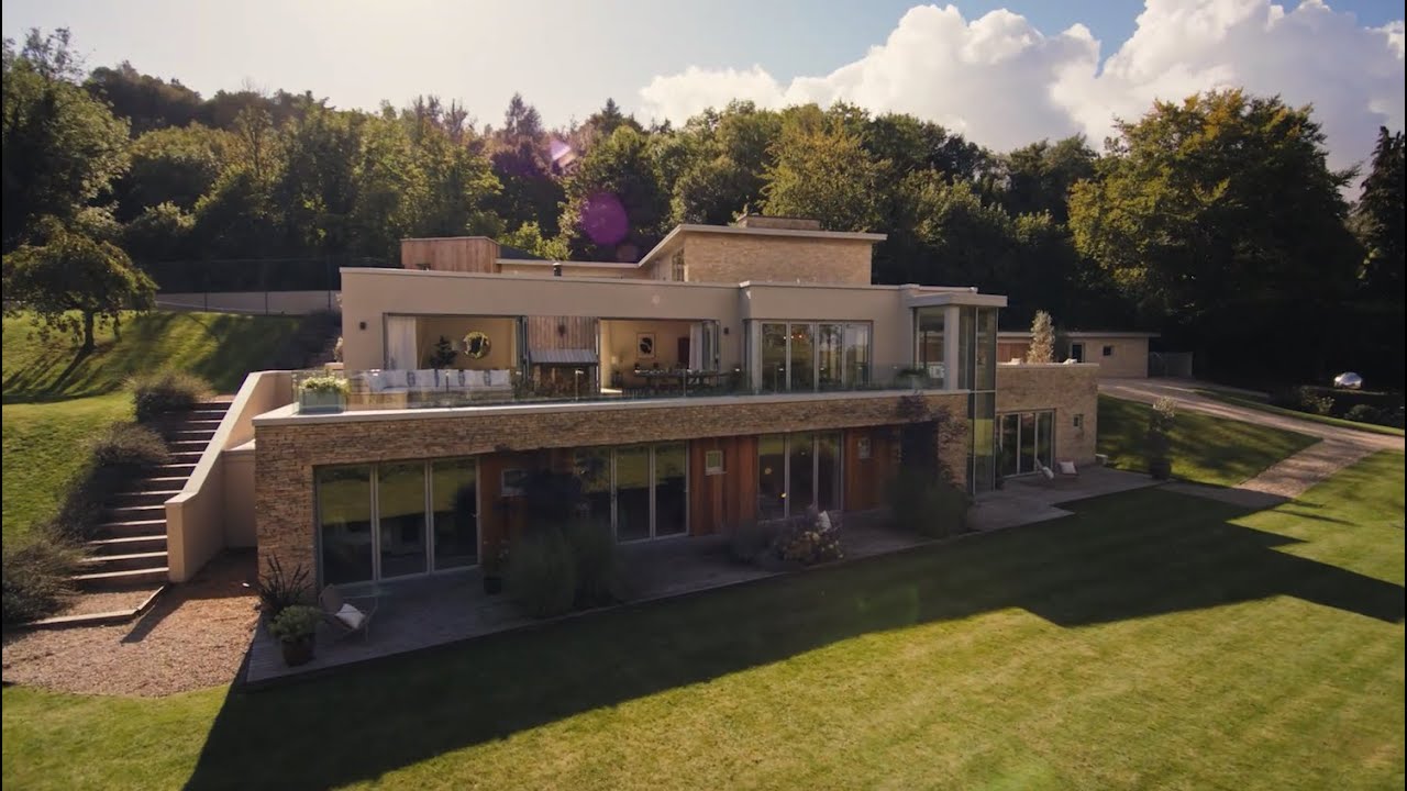 You Could Win A House In The Cotswolds And A Range Rover Velar