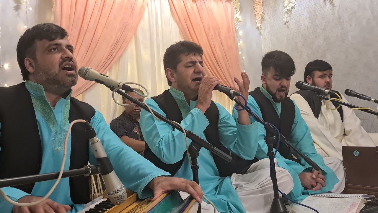 Qaiser Qawalli  Party London with Shazad ,  Wedding bohat piyar karte hain tum ko sanam.