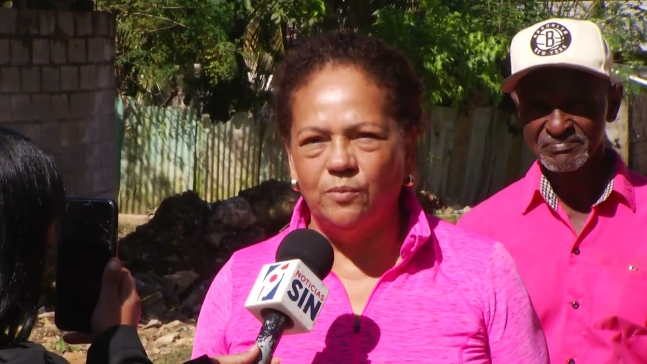 Cuestionan arreglo parcial de calle en escuela inagurada