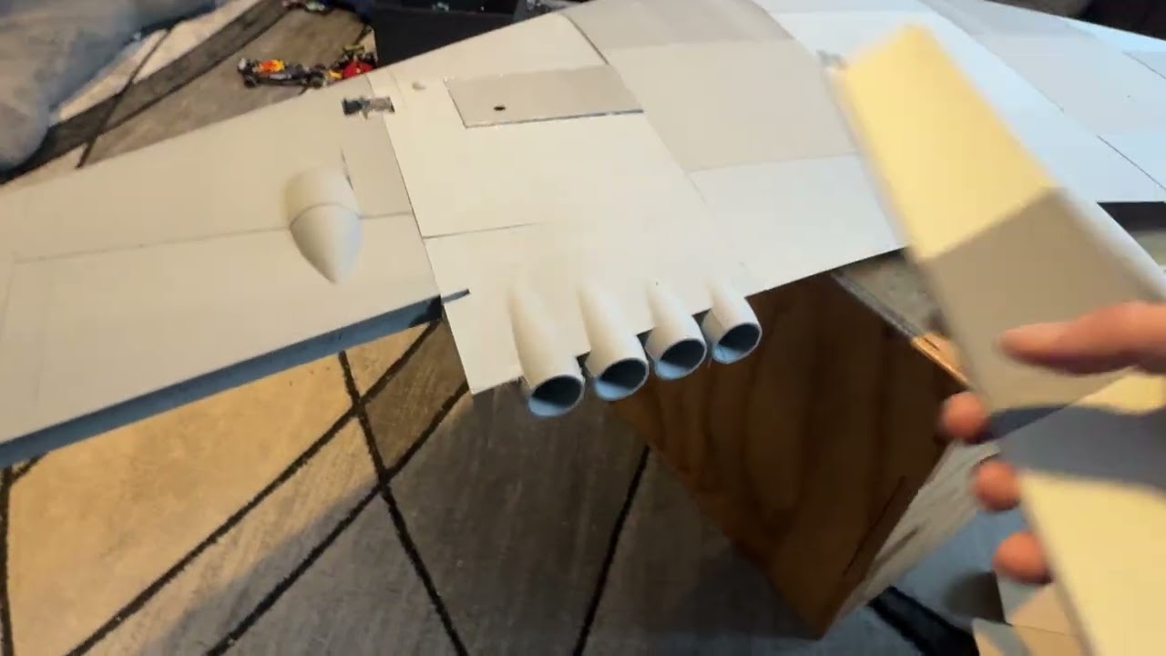 установка элеронов YB-49