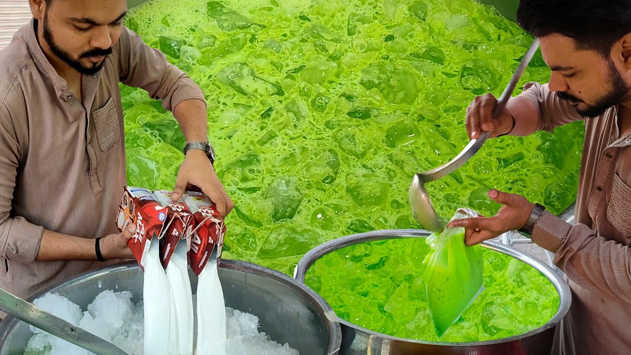 Pakola Doodh Soda | Ice Pakola Juice | Summer Street Drink of Karachi | PAKISTANI PAKOLA MILKSHAKE