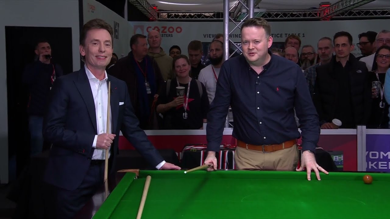 Shaun Murphy and Ken Doherty recreating two shots from the 2023 Snooker Masters