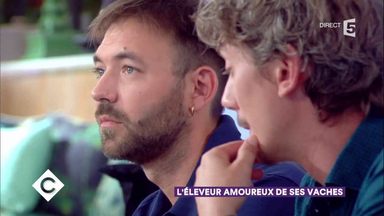 Hubert Charuel et Swann Arlaud pour le film Petit Paysan - C à vous - 30/08/2017