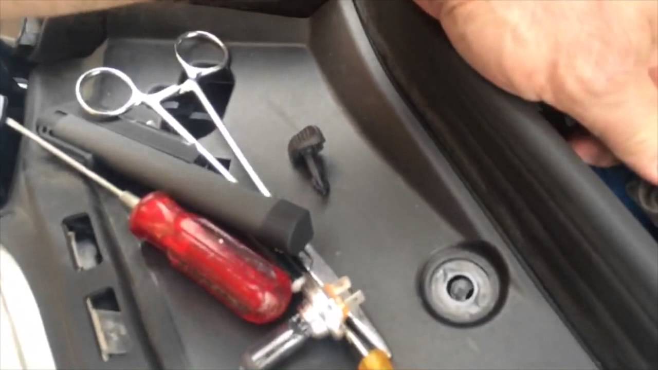 Mercedes Benz GLK 350 Left Cornering Light Replacement