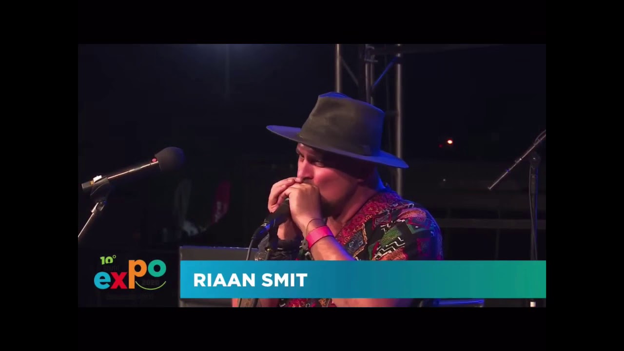 Riaan Smit -Magic Charms - Live
