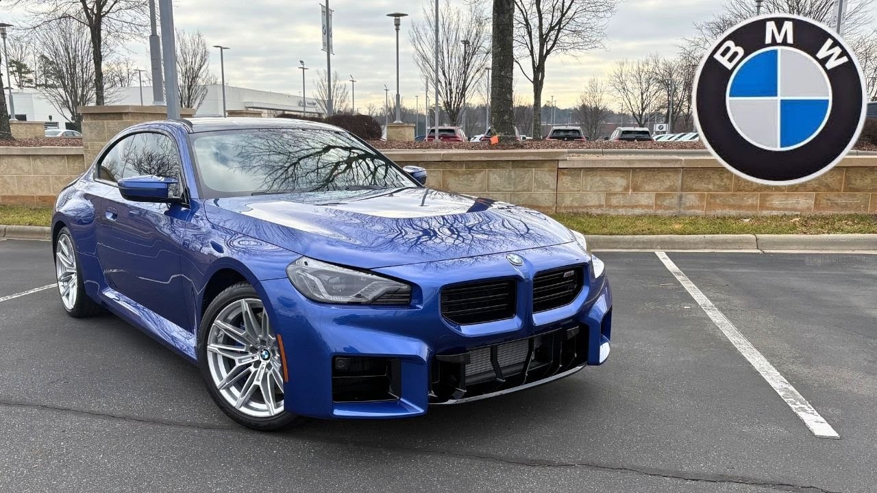 BMW M2 2026 года: запуск двигателя от первого лица, тест-драйв, обзор и рецензия.