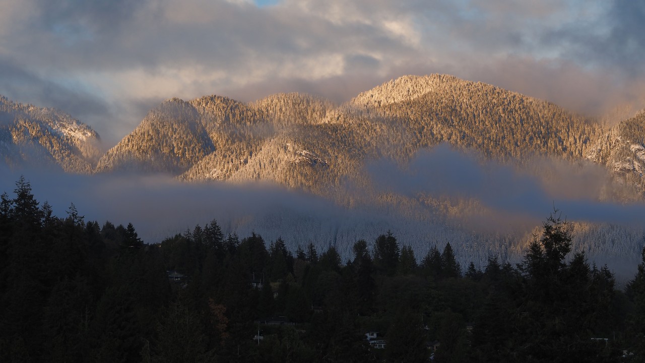 PHOTOS　2022 11 06　CROWN AND GROUSE MOUNTAINS, WEST VANCOUVER　クラウン・マウンテンとグラウス・マウンテン、ウエストバンクーバー