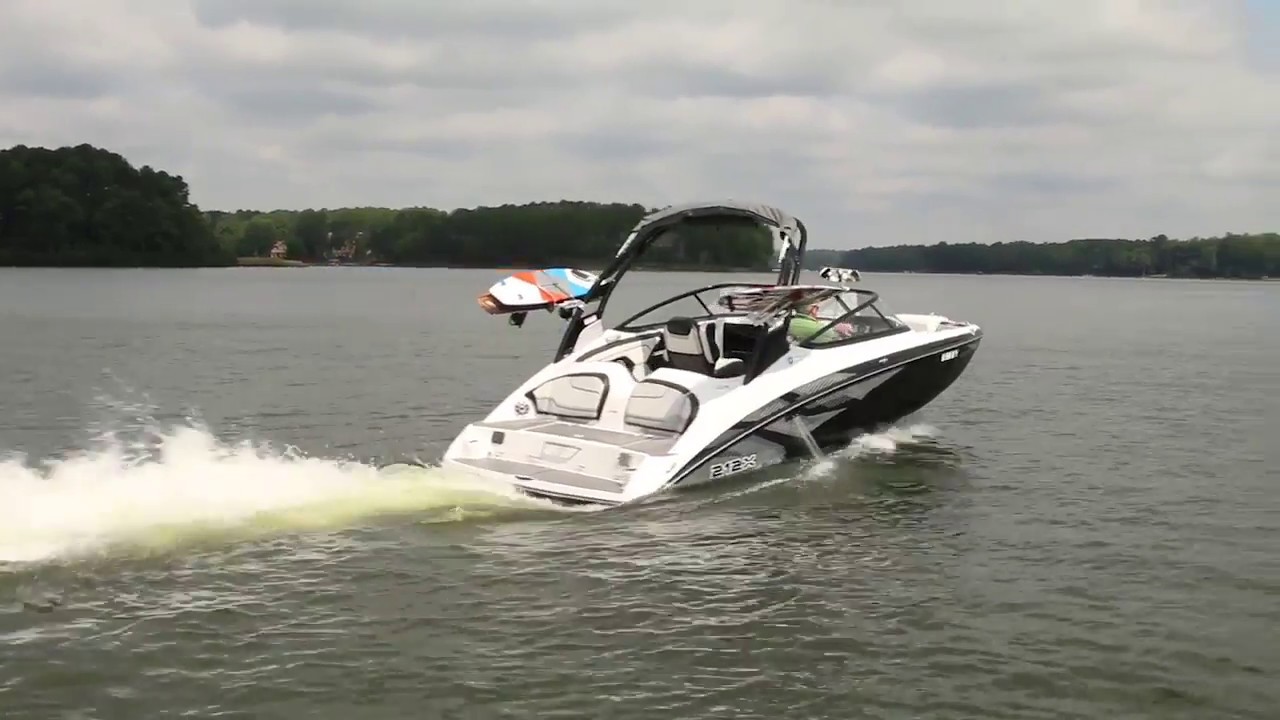 2017 Boat Buyers Guide - Yamaha 212X