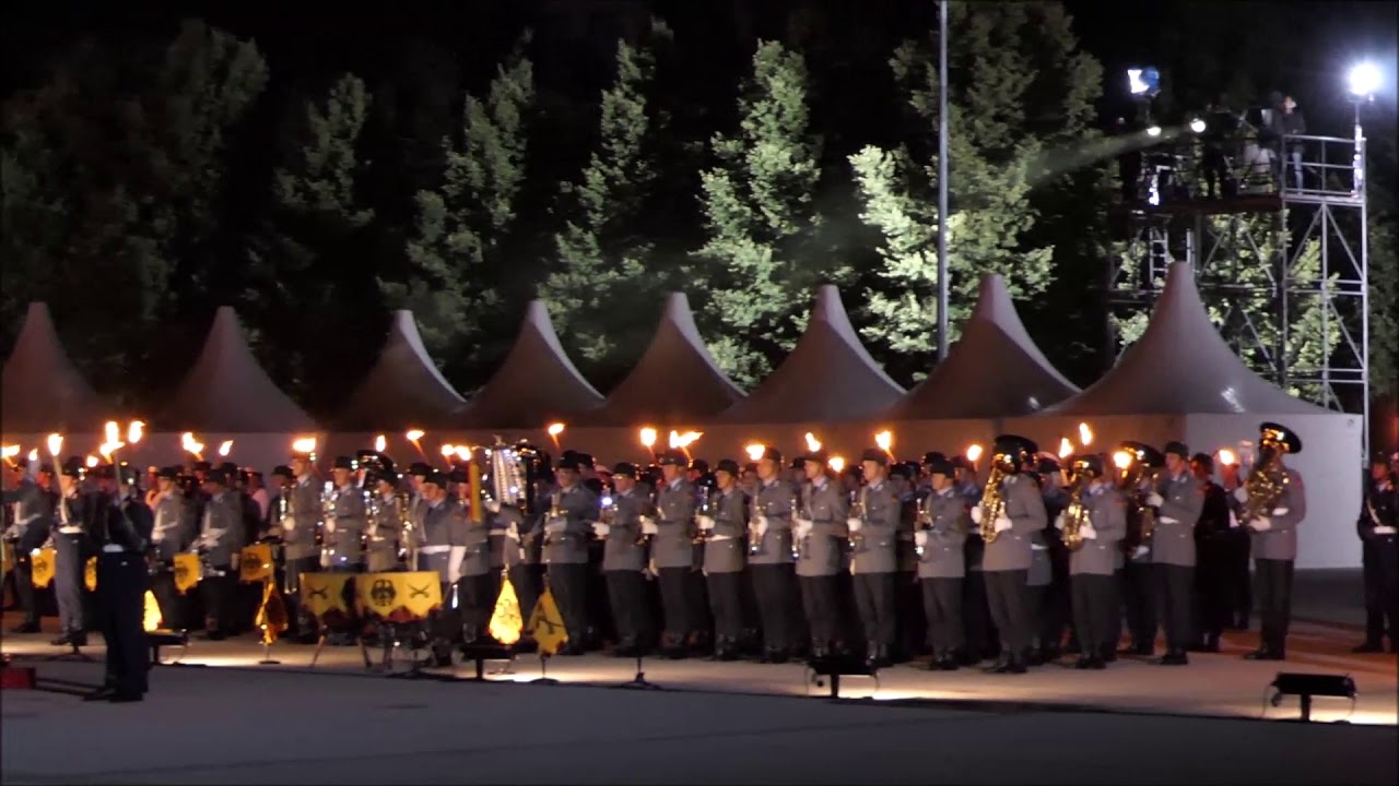 Europahymne - Großer Zapfenstreich von der Leyen