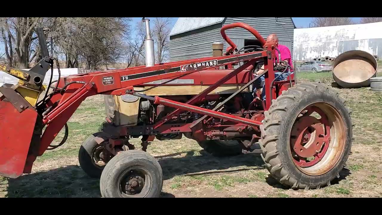1961 Farmall 560 Tractor W/ Farmhand F11 Loader - Selling on BigIron Auctions - May 24, 2023