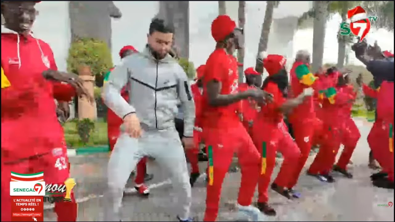 Les supporters d'ASC Lébougui assurent l'ambiance au stade de tanger à quelques heures du match