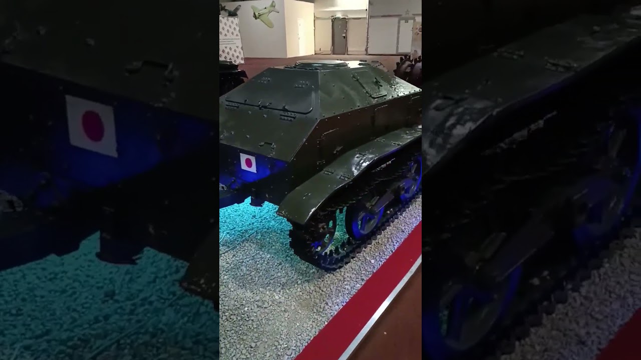 Малый танк Тип 94 ТК с химическим прицепом