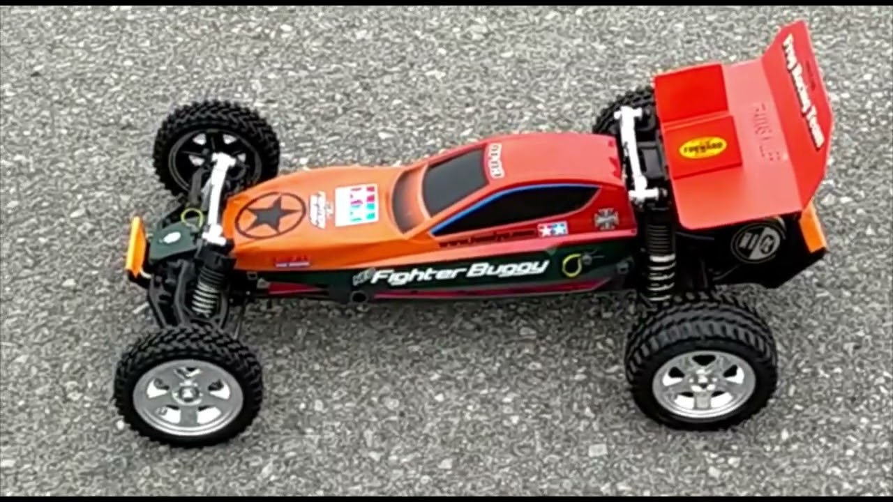 Tamiya DT 03 Neofighter mit 3000 KV Brushless Kombo  in Aktion auf Asphalt