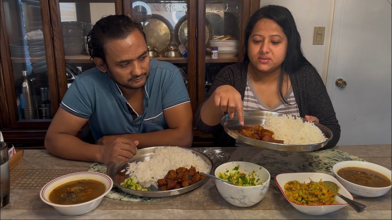 Piro Gundurk jhol Ani Sungur Ko Masu Ani Amilo Aap Ko Achar Ko Sath Ma Khana/