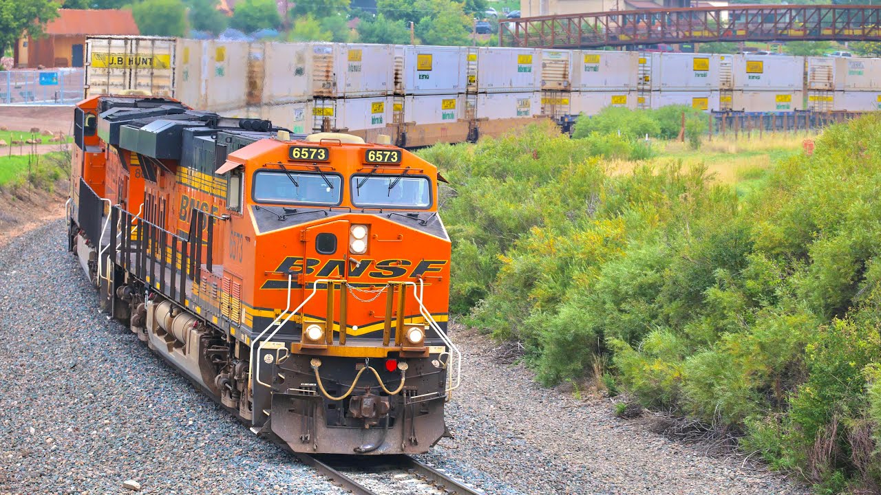 BNSF 6573 Leads a Long Q Train at Palmer Lake!