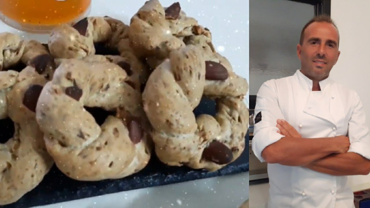 Taralli n'zogna e pepe napoletani #SimoneEspositopasticciere #tarallinzognaepepe#tarallinapoletani