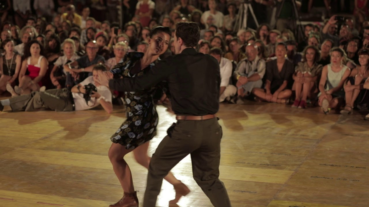 Jean Philippe & Margaux - Lindy Hop Show (VF behind)