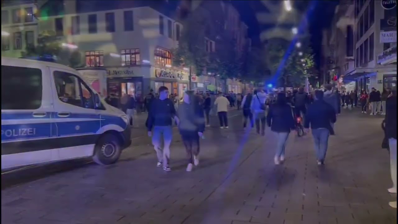 Mannheim - Großes Polizeiaufgebot nach dem EM Spiel Türkei - Niederlande