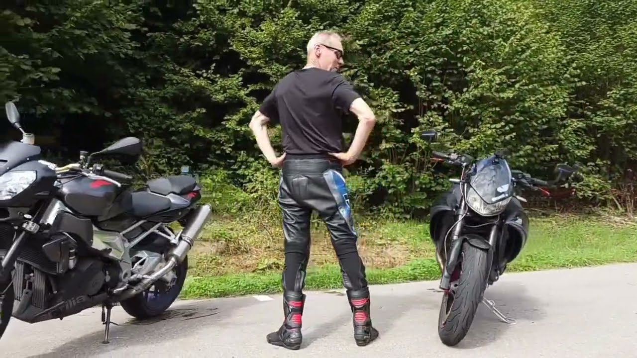 Aprilia RSV 1000 Tuono R  chasing Buell 1125 CR -  Black Forest