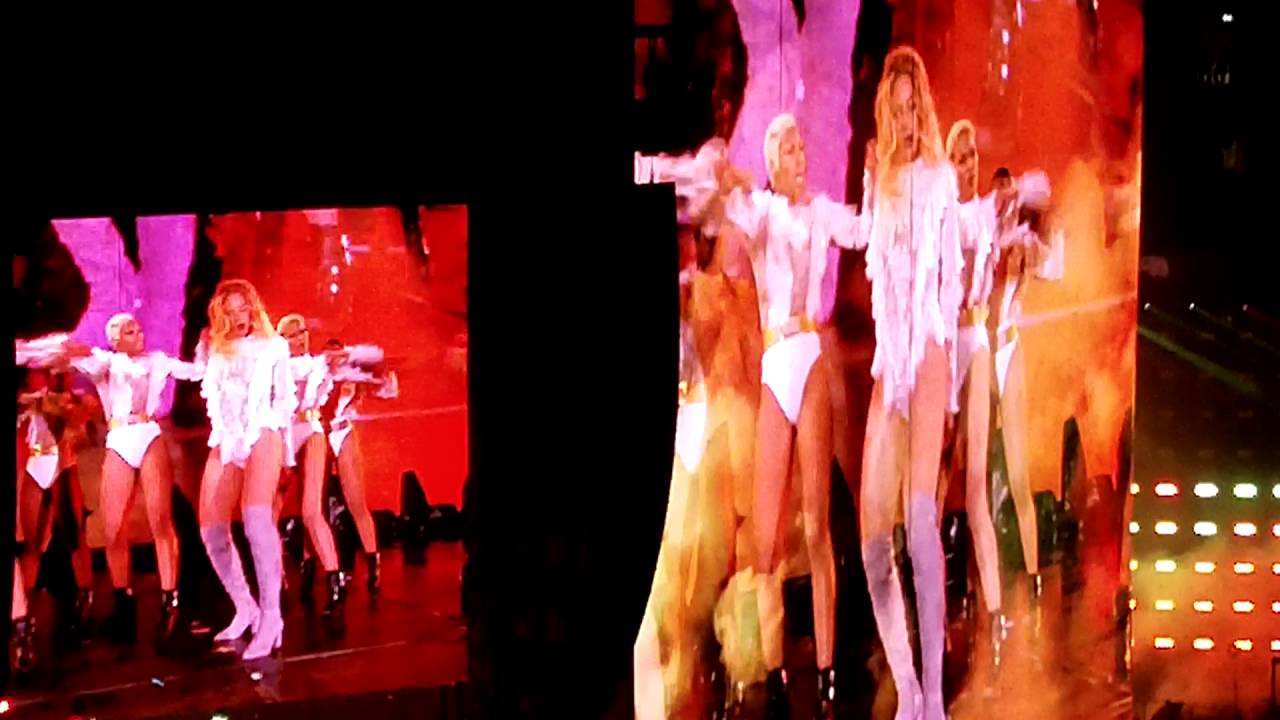 Beyoncé performing 