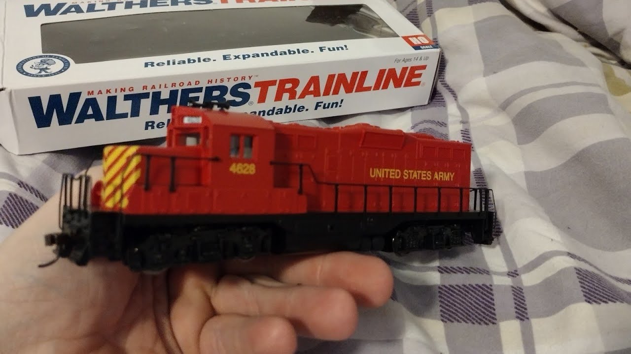 my new HO scale Walthers train line gp9