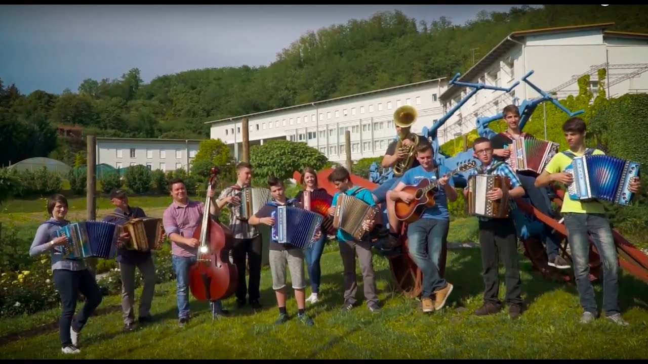 HARMONIKARJI A. PLESNIČARJA IN G.D. HRAM - Marica (Uradni video)
