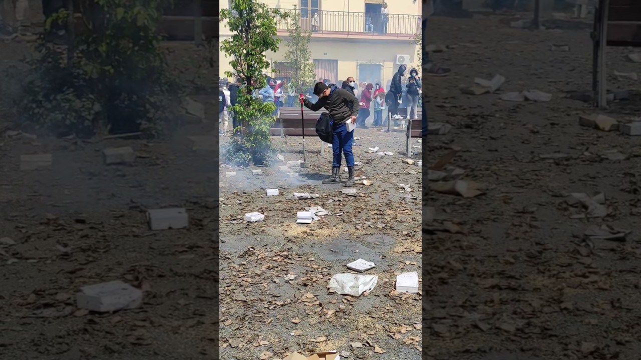 PROCESI&Oacute;N DE LOS PETARDOS C&Uacute;LLAR VEGA 2025 #shorts  #tradiciones #granada #cullarvega #semanasanta