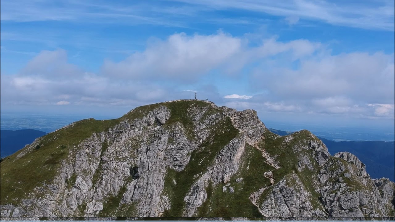 Gro&szlig;e Klammspitze hoch &uuml;ber dem Graswang-Tal
