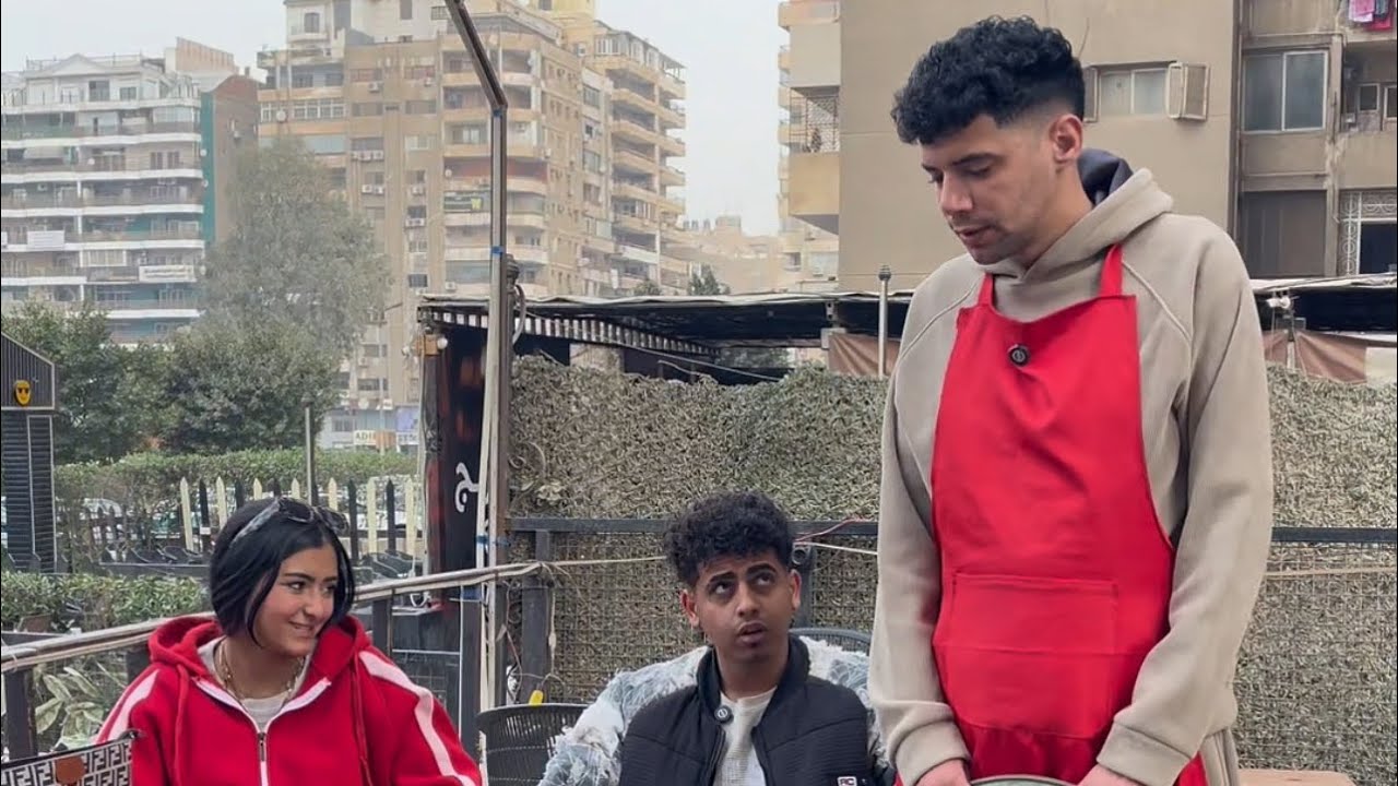شاب يستعر من اخوه قدام البنت اللي بيحبها 😱