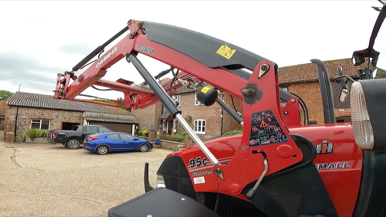 Case IH Farmall 95C & Loader