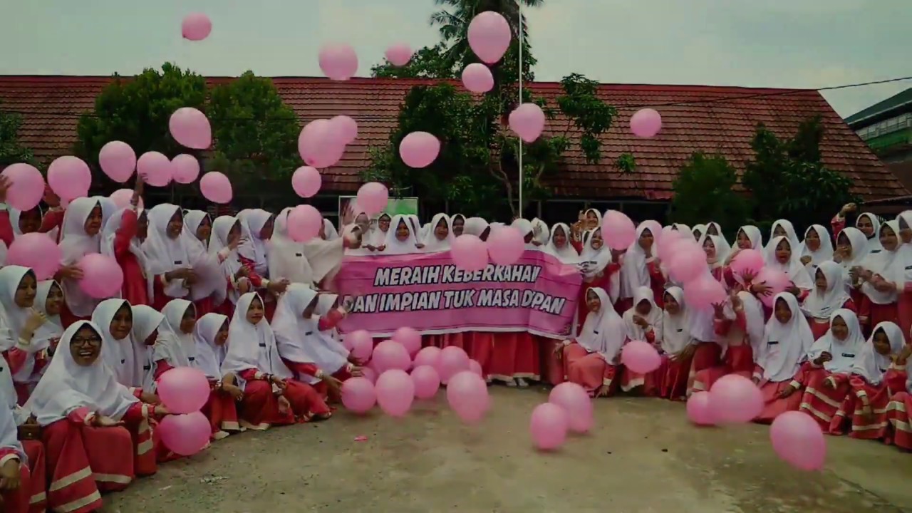 Bangga Jadi Santriwati - Santriwati Dalpa - (Admesh - Cinta Luar Biasa)