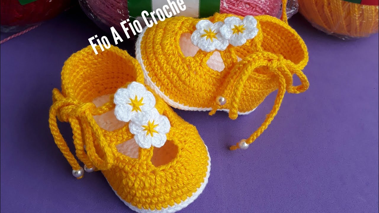 Sapatinho de crochê Sol - tamanho 9cm