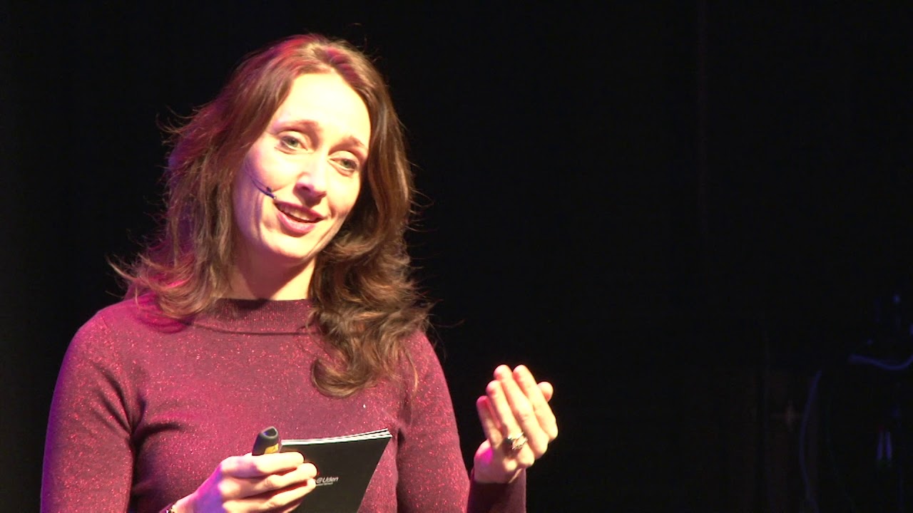 Een andere kijk op de vluchtelingenproblematiek | Nina Schmitz | TEDxYouth@Uden