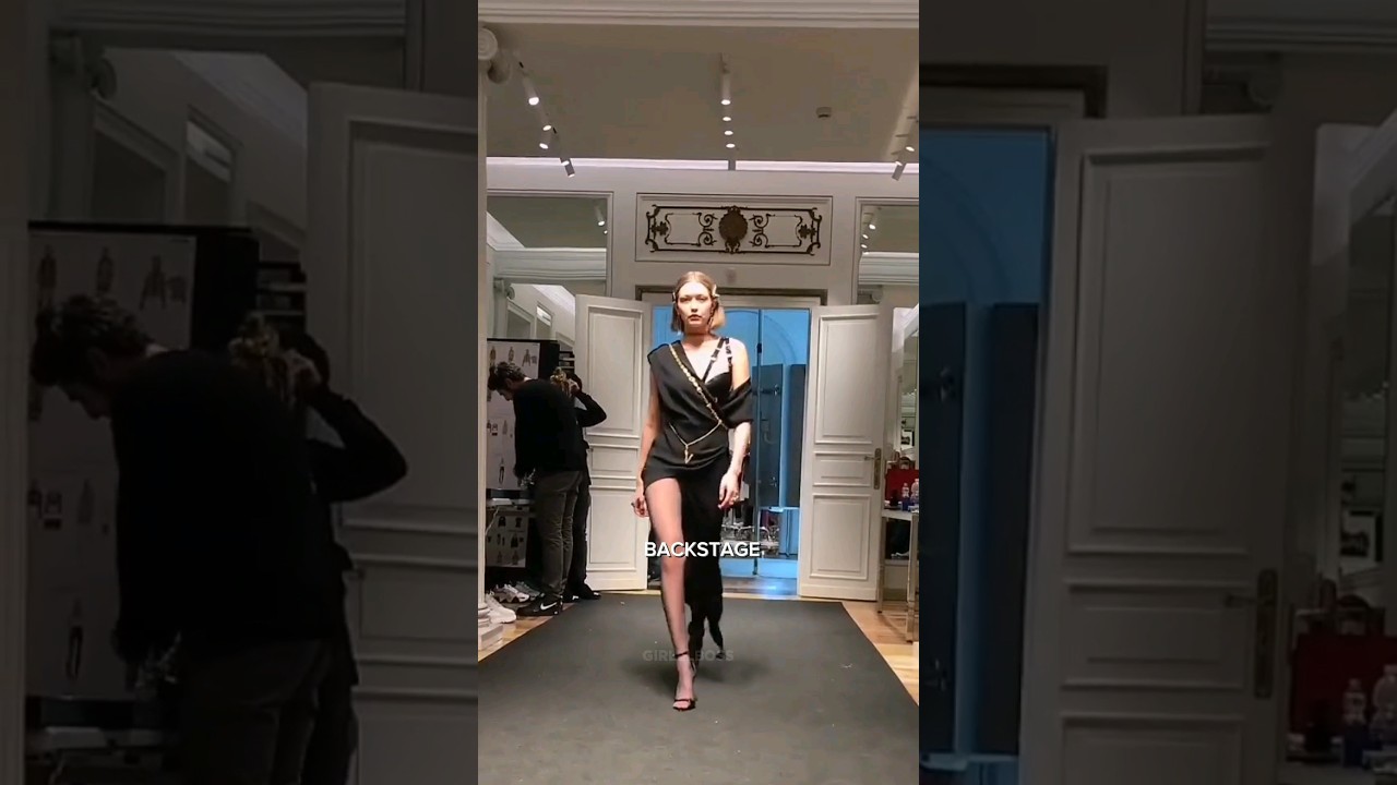GIGI HADID BACKSTAGE VS RUNWAY WALK 💫 #model #viral #runway